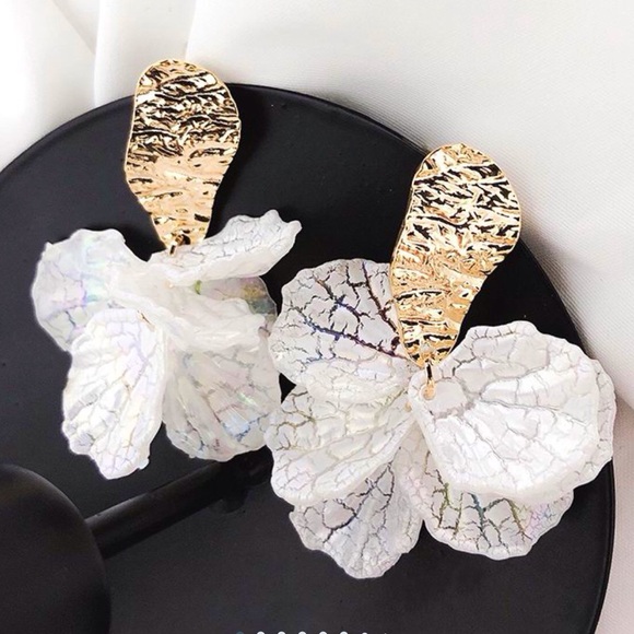 Light Weight White Petal Dangle Stud Earrings - Picture 8 of 9